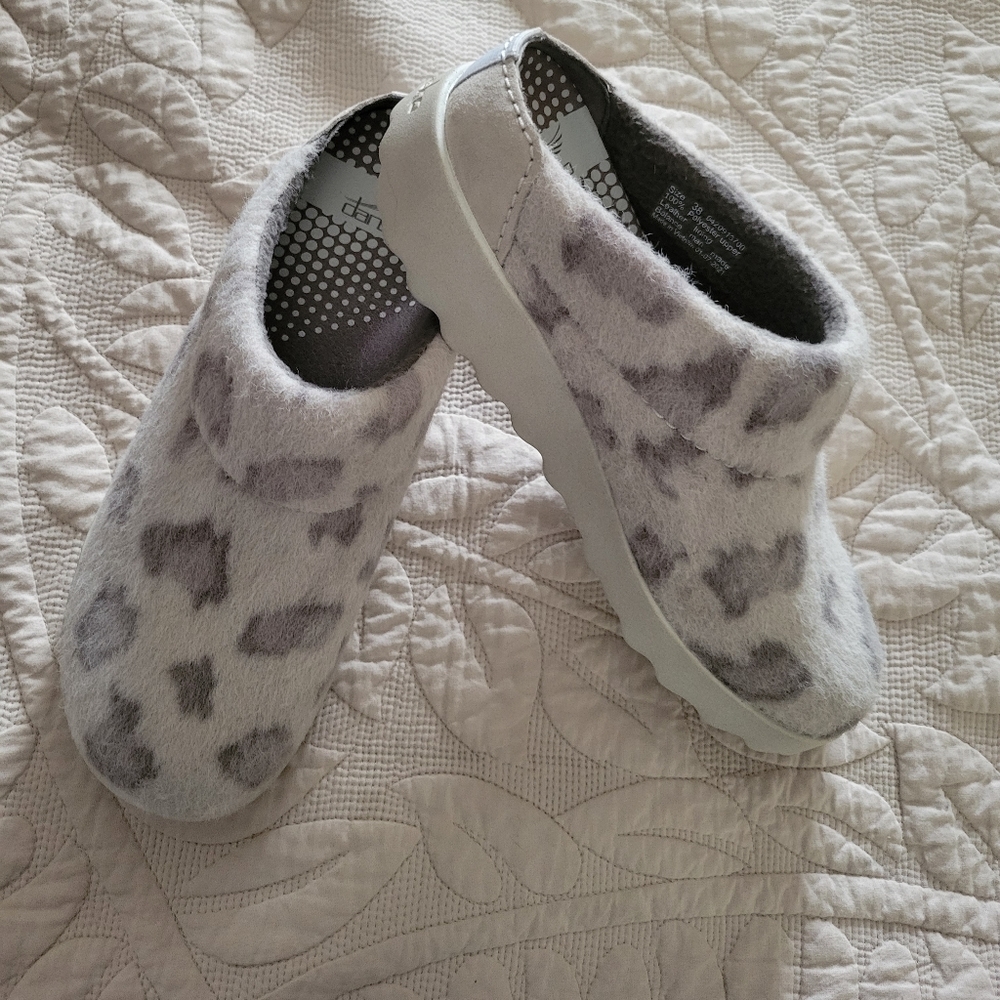 NWOT Women's Dansko Lucie Leopard Mule 38